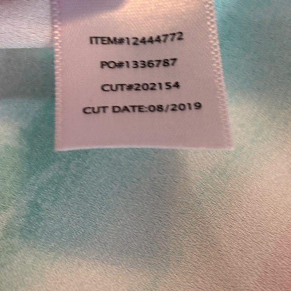 Torrid Harper Georgette 3/4 Roll-Tab Sleeve Pullover Blouse Size 3 EUC - Picture 11 of 11